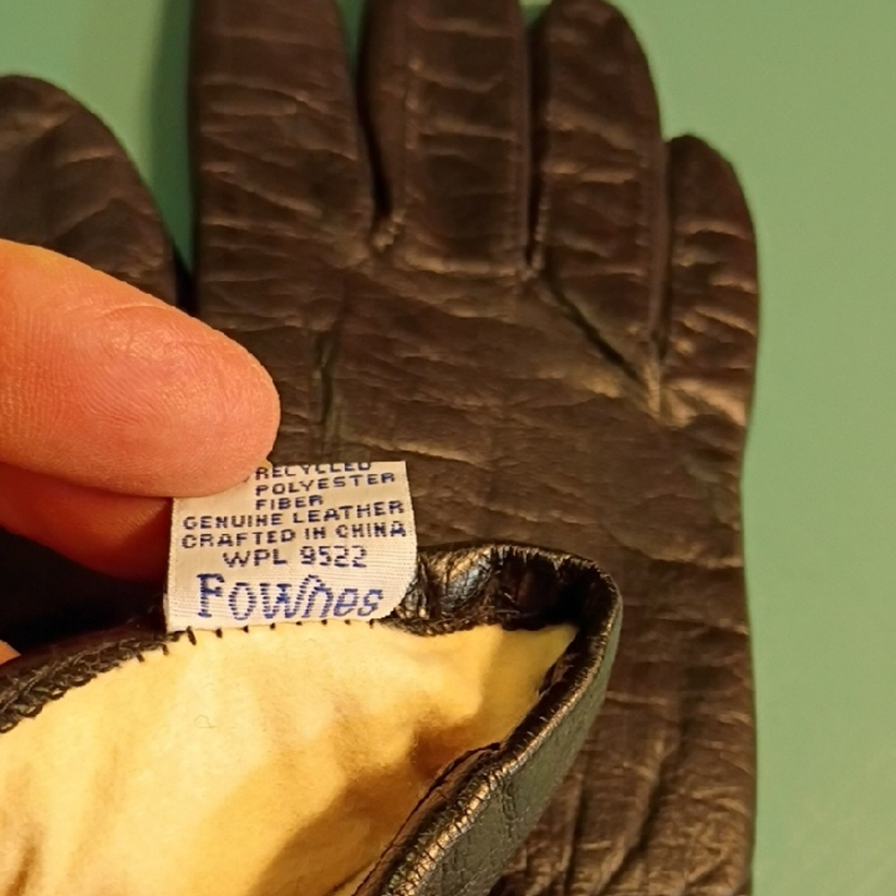 Fownes Women's Medium Vintage Black Leather Gloves